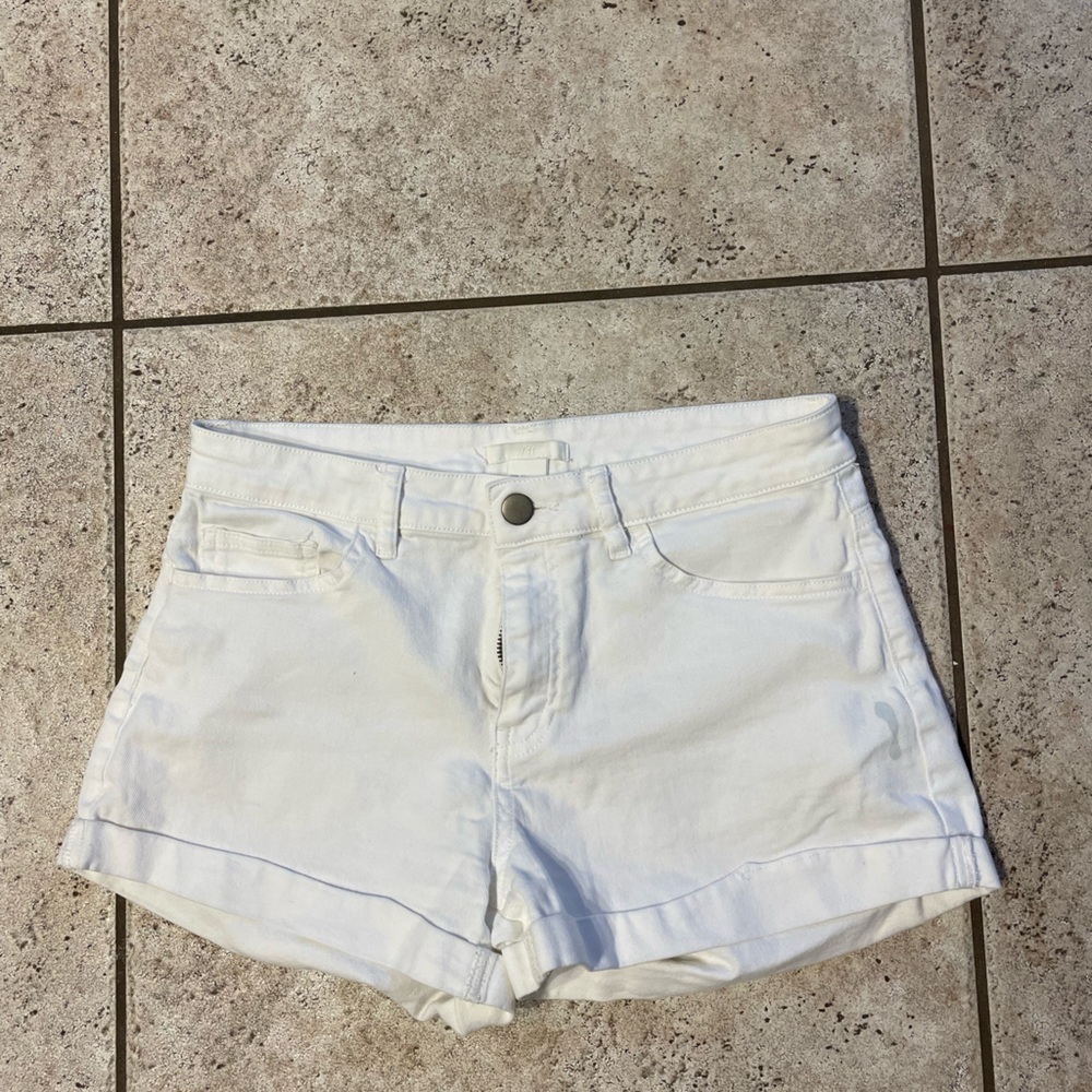 White jeans short